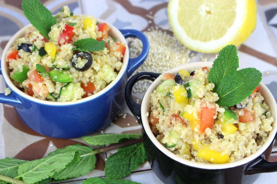 Receta de tabulé de quinoa y aguacate Plato vegetariano